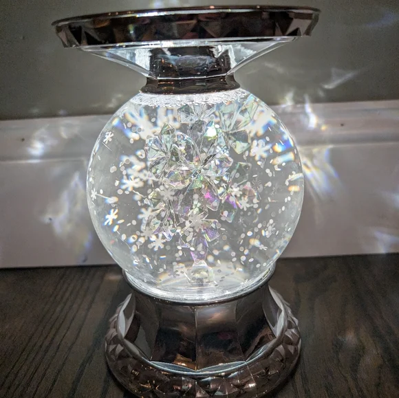 Snowflake Snow Globe Rotating Snowflake Candle Holder LED light New in Box - Picture 2 of 5